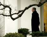 Critican ceremonia de Bush por muy fastuosa en tiempos de guerra Critican ceremonia de Bush por muy fastuosa en tiempos de guerra