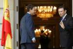 Zapatero rechaza petición Ibarretxe de reunirse junto con Rajoy Zapatero rechaza petición Ibarretxe de reunirse junto con Rajoy