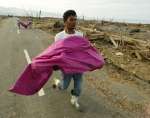 Indonesia dice haber enterrado a más de 100.000 personas Indonesia dice haber enterrado a más de 100.000 personas