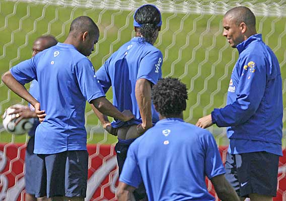 VIDEOS DE ENTRENAMIENTO DE RONALDINHO videos de entrenamiento de ronaldinho: