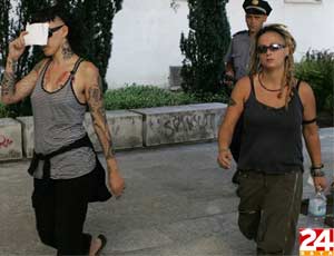 Imágenes de las españolas detenidas en Croacia Imágenes de las españolas detenidas en Croacia