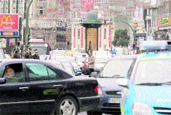 Afectados por el puerto exterior bloquean el centro