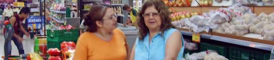 Consumidores haciendo la compra en Mercadona