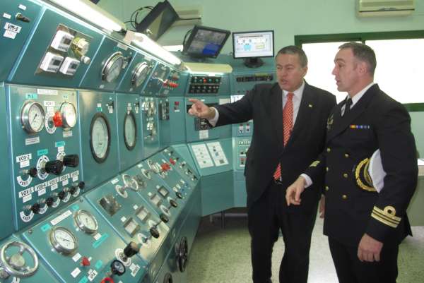 El Centro de Buceo de la Armada asesorará a Fomento en la nueva legislación sobre actividades subacuáticas. Carthago Servicios Técnicos. Instaladores de equipos a presión.