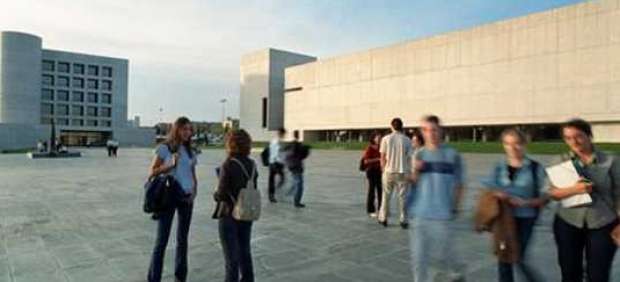 Un grupo de universitarios