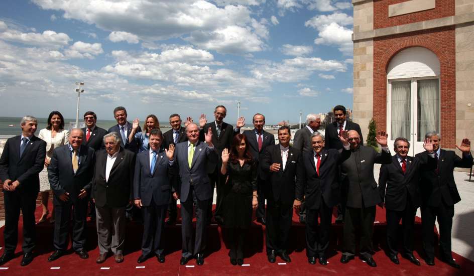 Concluye la XX Cumbre Iberoamericana con la firma de declaración y foto