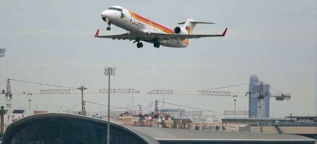 Avión despegando Avión despegando
