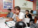 Alumnos en una autoescuela Alumnos en una autoescuela