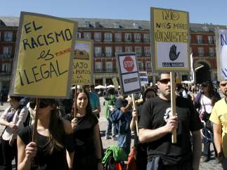 Protesta de SOS Racismo en la Plaza Mayor de Madrid