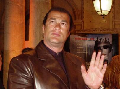 Steven Seagal en el estreno de una de sus películas.