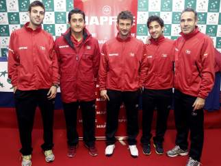 El equipo de Copa Davis con Corretja a la cabeza