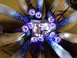 Las manos de las gimnastas y las luces de las mazas. Las manos de las gimnastas y las luces de las mazas.