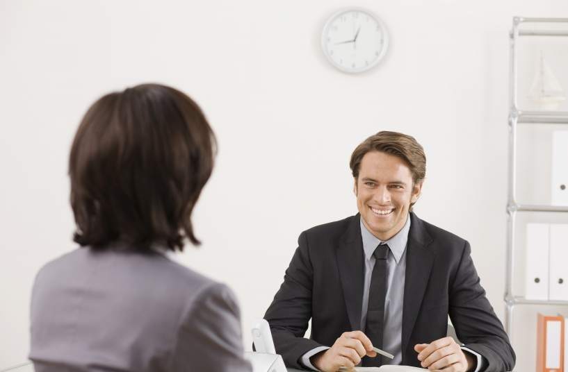 Resultado de imagen para joven en entrevista de trabajo