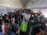 Polémico Harlem Shake en un avión Polémico Harlem Shake en un avión