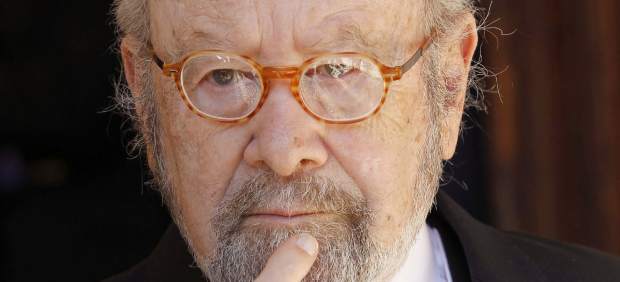 El escritor José Manuel Caballero Bonald, antes de recibir el Premio Cervantes 2012. El escritor José Manuel Caballero Bonald, antes de recibir el Premio Cervantes 2012.