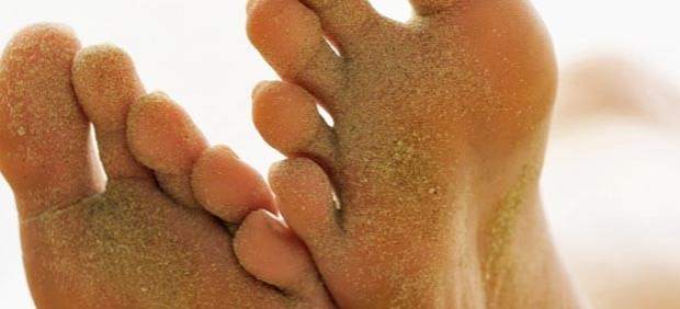 El hongo de las uñas en los pies del medio para el tratamiento es barato