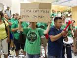 Activistas de la PAH ocupan una sucursal Activistas de la PAH ocupan una sucursal