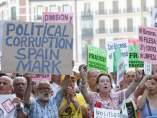Pancartas contra la corrupción y los políticos Pancartas contra la corrupción y los políticos