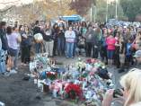Tributo a Paul Walker en el lugar del accidente Tributo a Paul Walker en el lugar del accidente