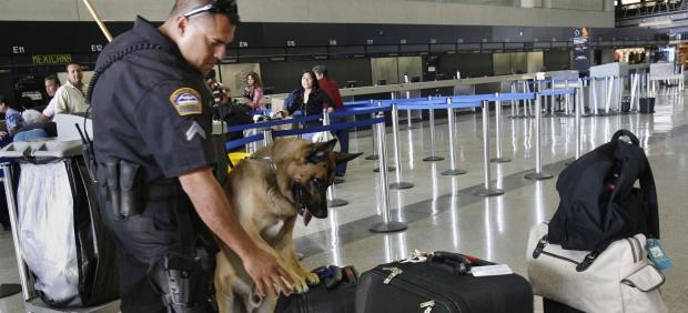 Medidas de seguridad en aeropuertos Medidas de seguridad en aeropuertos