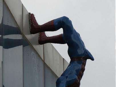 Estatua de Spiderman en Corea.