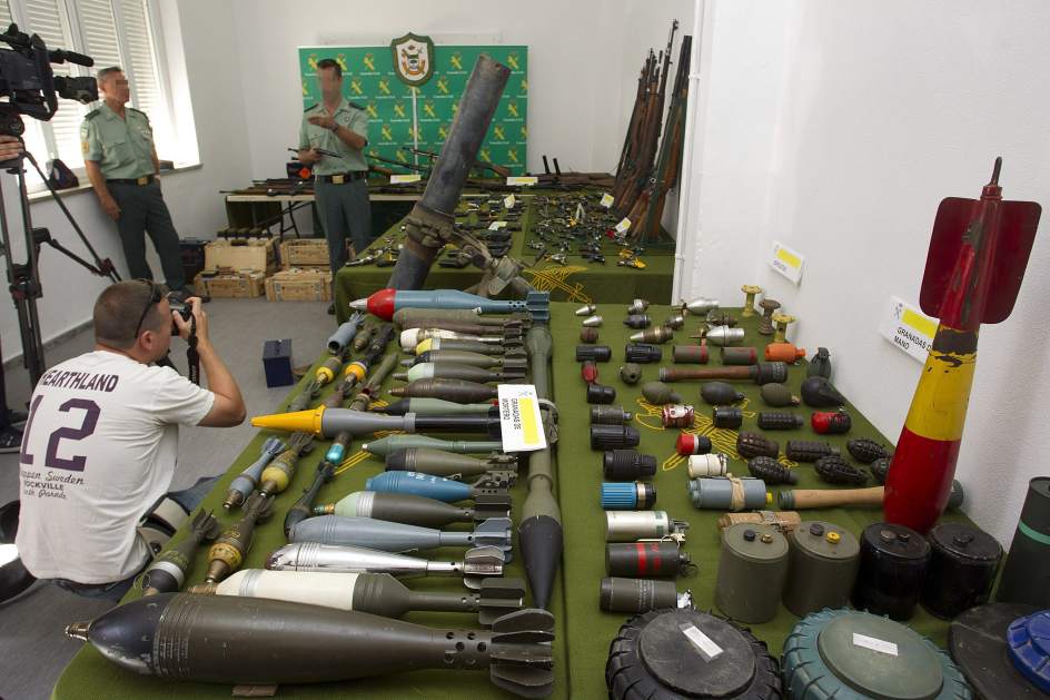 GUARDIA CIVIL INTERVENCION DE ARMAS guardia civil intervencion de armas: