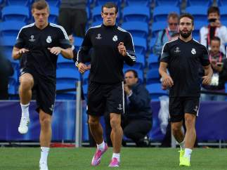 Los jugadores del Madrid durante el calentamiento