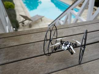 Dron Parrot Rolling Spider