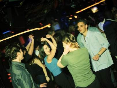 Jóvenes de fiesta