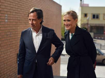 Ignacio García de Vinuesa, con Cristina Cifuentes