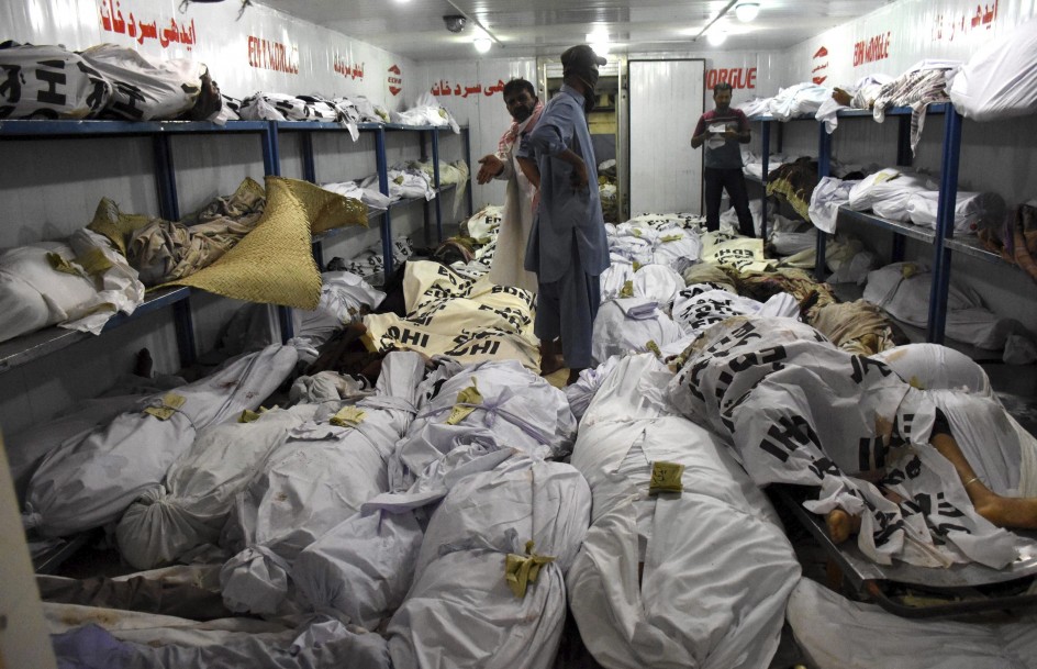 La ola de calor deja 432 muertos en Pakistán 