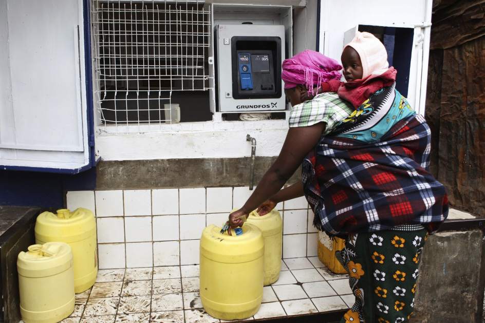 Cajeros que dispensan agua potable en Kenia
