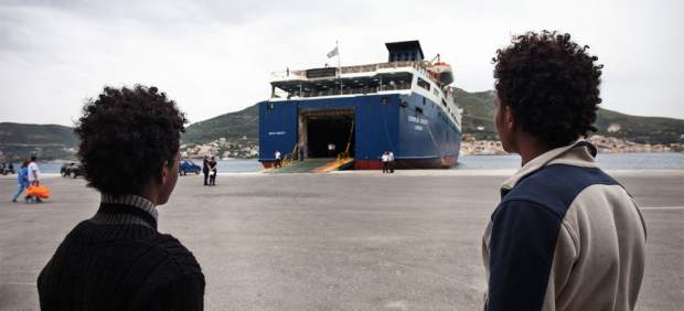 ¿Quiénes son los 27 refugiados que llegan a España? Hombres eritreos que huyen de la guerra