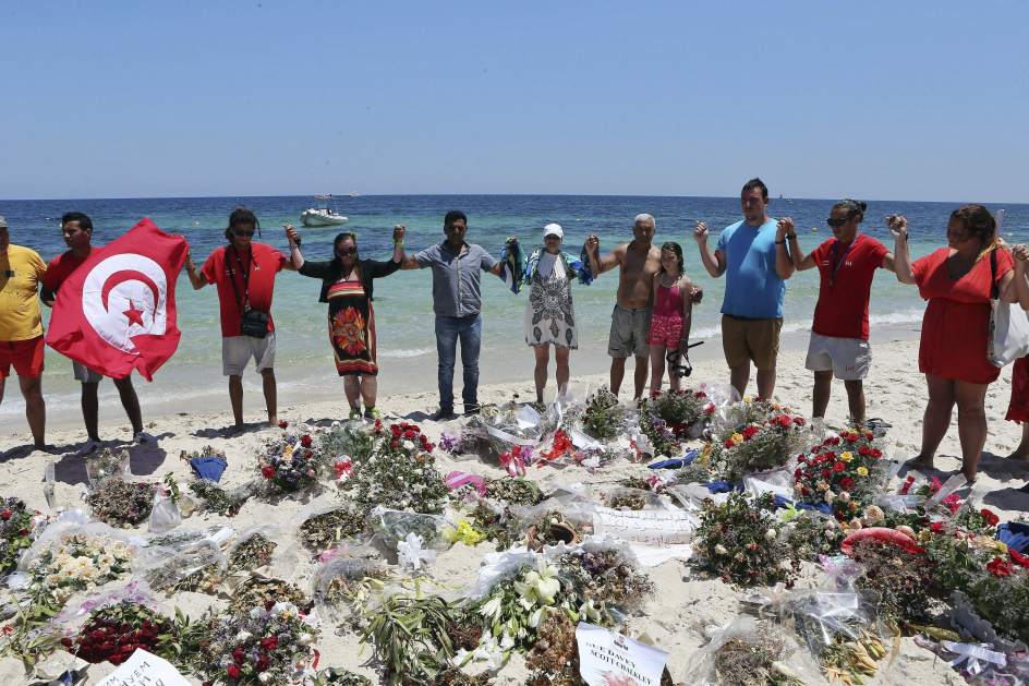 Homenaje a las víctimas de la playa de Susa