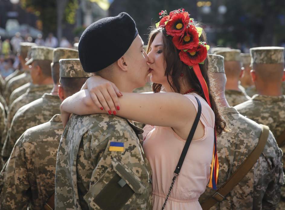 Un beso por la independencia ucraniana