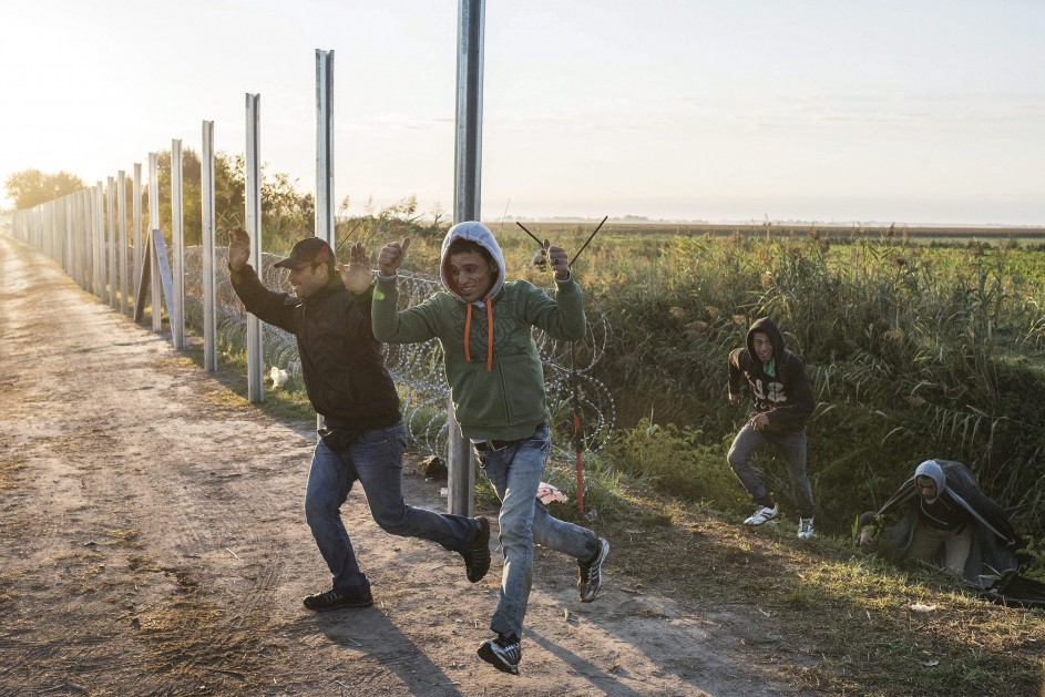 Continúa la llegada de migrantes a Hungría 