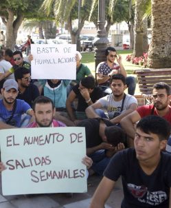 Ciudadanos sirios protestan en Melilla