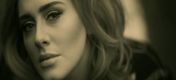 Adele rompe récords con 1,1 millones de descargas en una semana de `Hello`