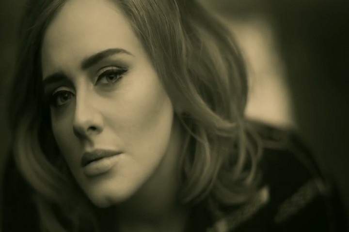 Adele rompe rÃ©cords con 1,1 millones de descargas en una semana de ...