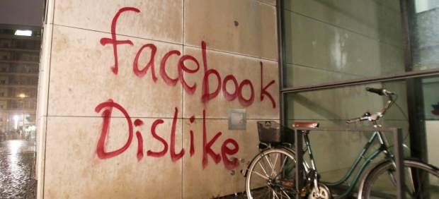 Atacan la sede de Facebook