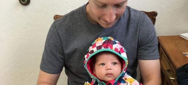 Mark Zuckerberg se posiciona y publica en Facebook una foto de su hija antes de ser vacunada