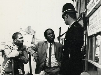 Janet Mendelsohn, Pimps and a cop on the street (c.1968)