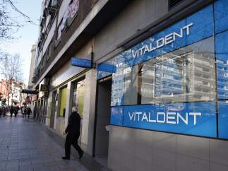 Fachada de una clínica Vitaldent