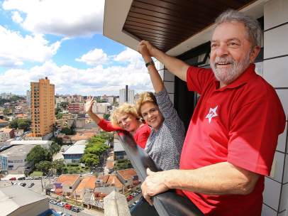 Rousseff visita a Lula da Silva