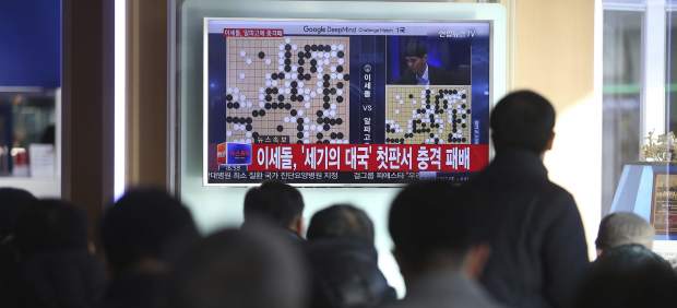 La máquina contra el hombre... y Google gana sobre el tablero de 'go'