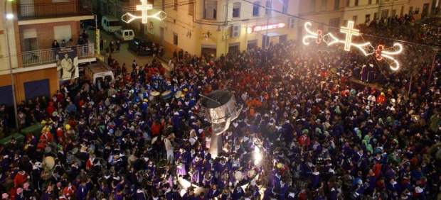 Tobarra cambiará la hora un día después que el resto de España por respeto a su tamborrada