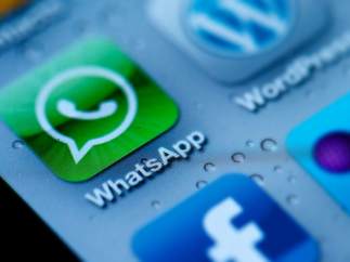 Aplicación servicio de mensajería instantánea WhatsApp, de Facebook