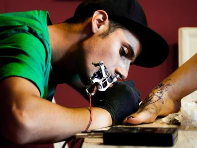 TODO LO QUE QUISISTE SABER SOBRE TATUAJES. TÉCNICAS Y ESTILOS CON ‘SERES’