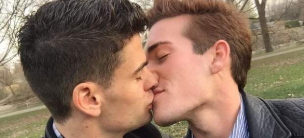 A kiss to seal the deal!