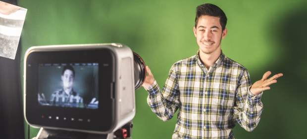 Youtuber grabando Youtuber grabando